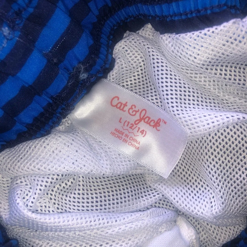 Boy’s Cat & Jack swim trunks - Picture 5 of 6